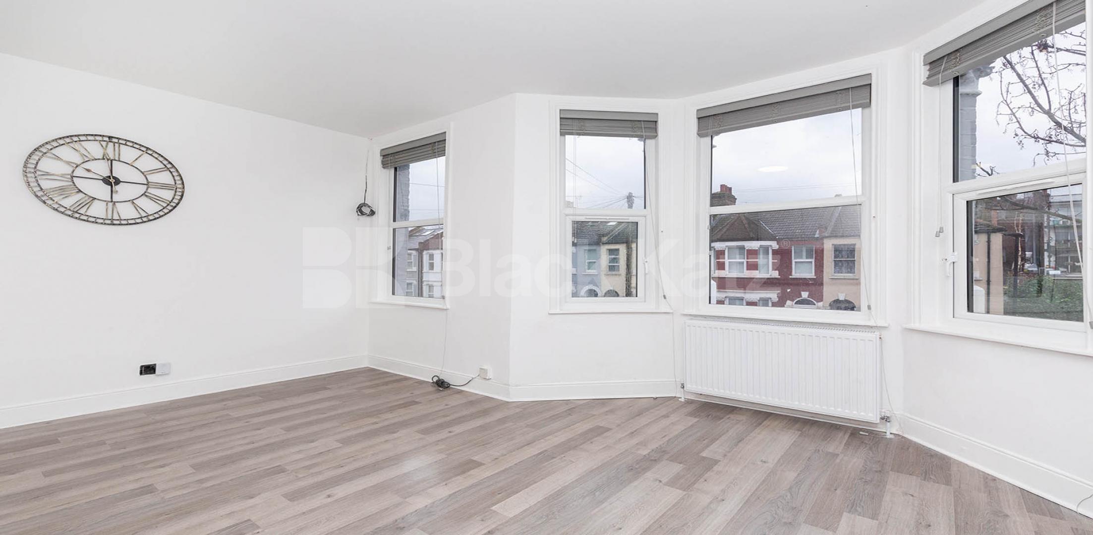 			3 Bedroom, 2 bath, 1 reception Apartment			 Portland Gardens, Harringey N4